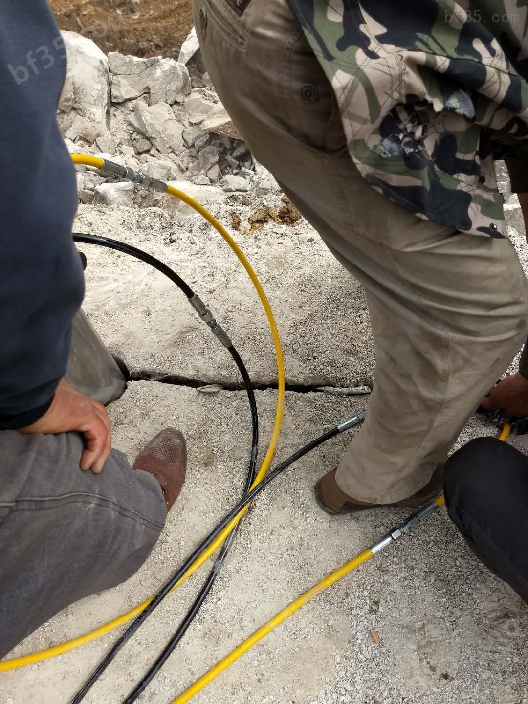 宁波矿山岩石破碎定制裂石棒厂家指导技术